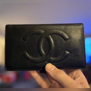 CHANEL Classic Black Pebbled Wallet